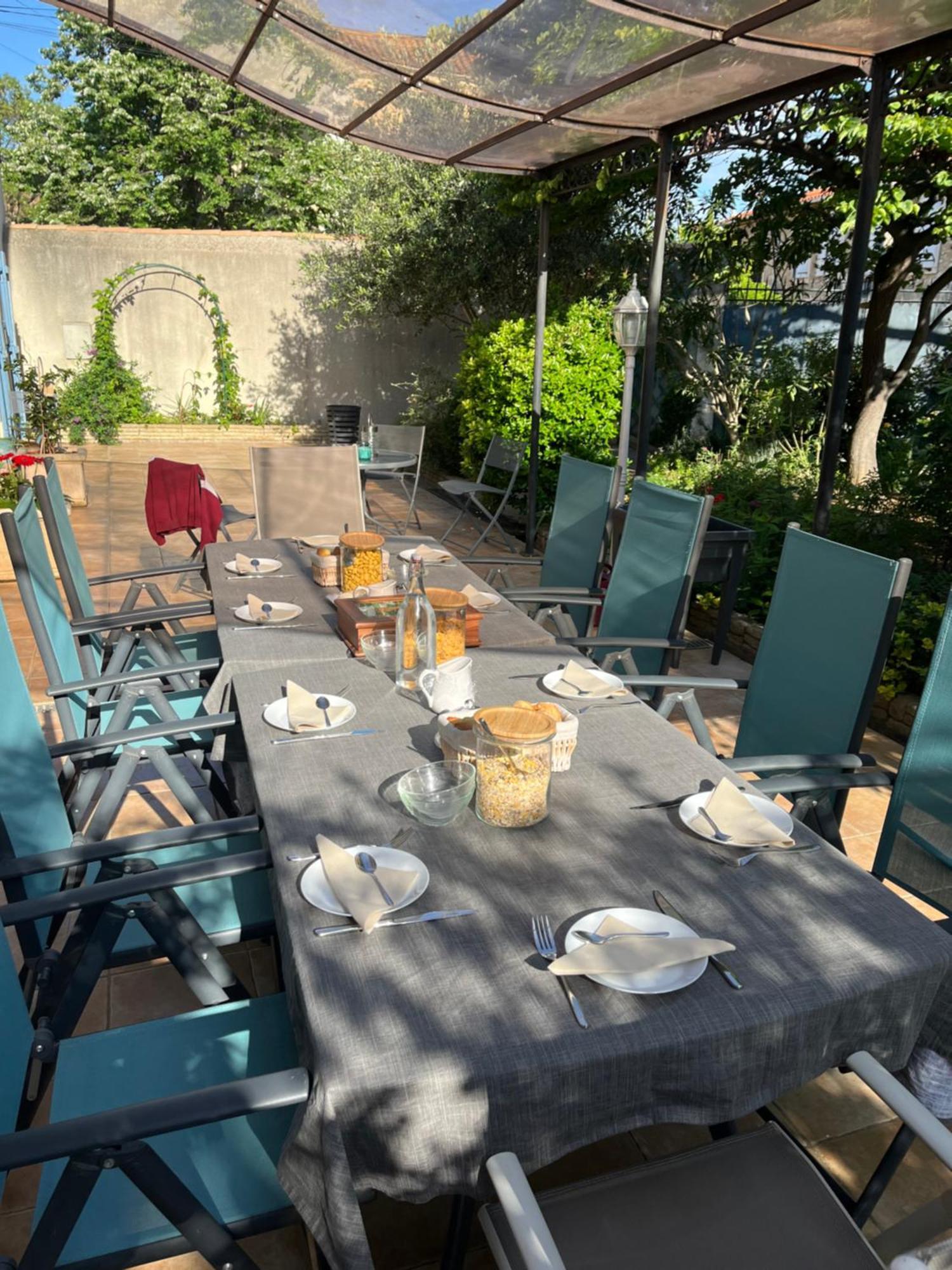 Bed and Breakfast Le Colibri Bleu Argeliers Exterior foto